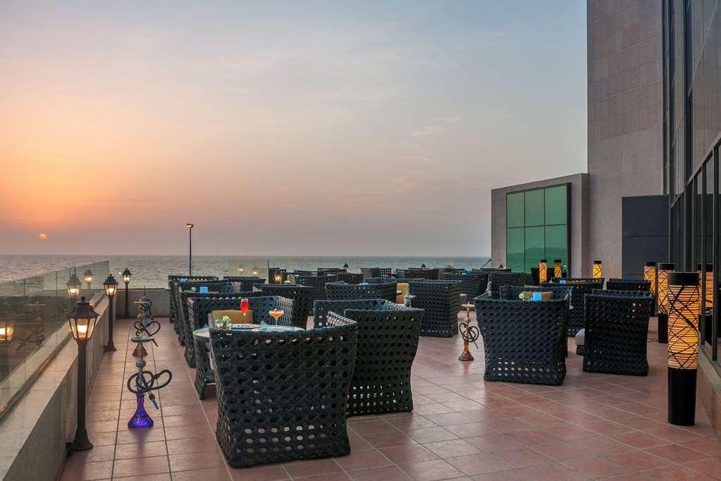 Отель The Venue Jeddah Corniche Ресторан фото